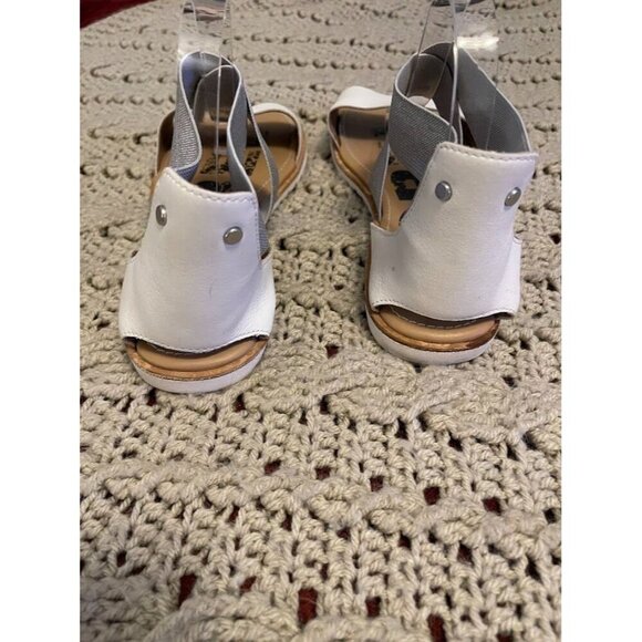 Sorel Women SZ 12 Open-Toe Sandals Elastic Silver Straps & White Leather Accents - Picture 5 of 16